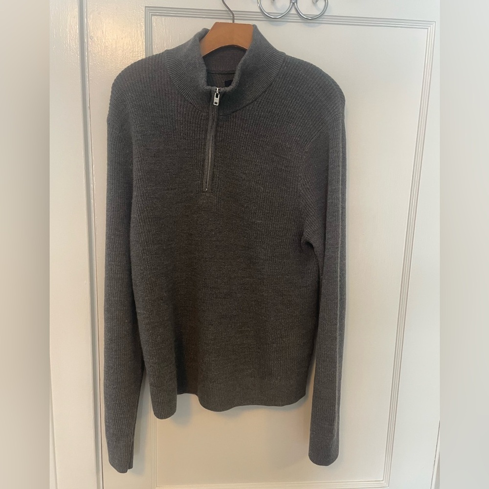 Abercrombie & Fitch Men’s Wool Blend Quarter Zip Sweater Color: Gray Size:M